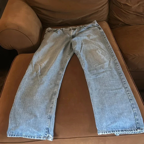 Vintage Lucky Brand distressed jeans - Picture 9 of 10